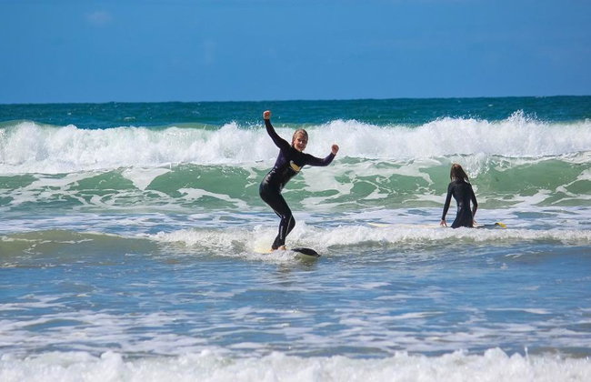 Experiencia de surf: Clase privada de 6 horas para principiantes - Foto 1